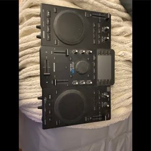 Stand alone DJ deck